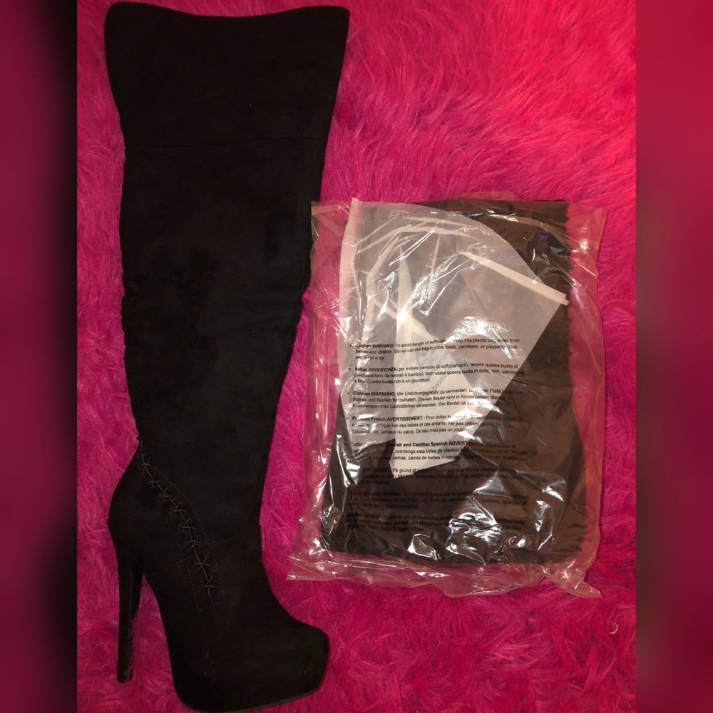 Pamara Wide Heeled Boots